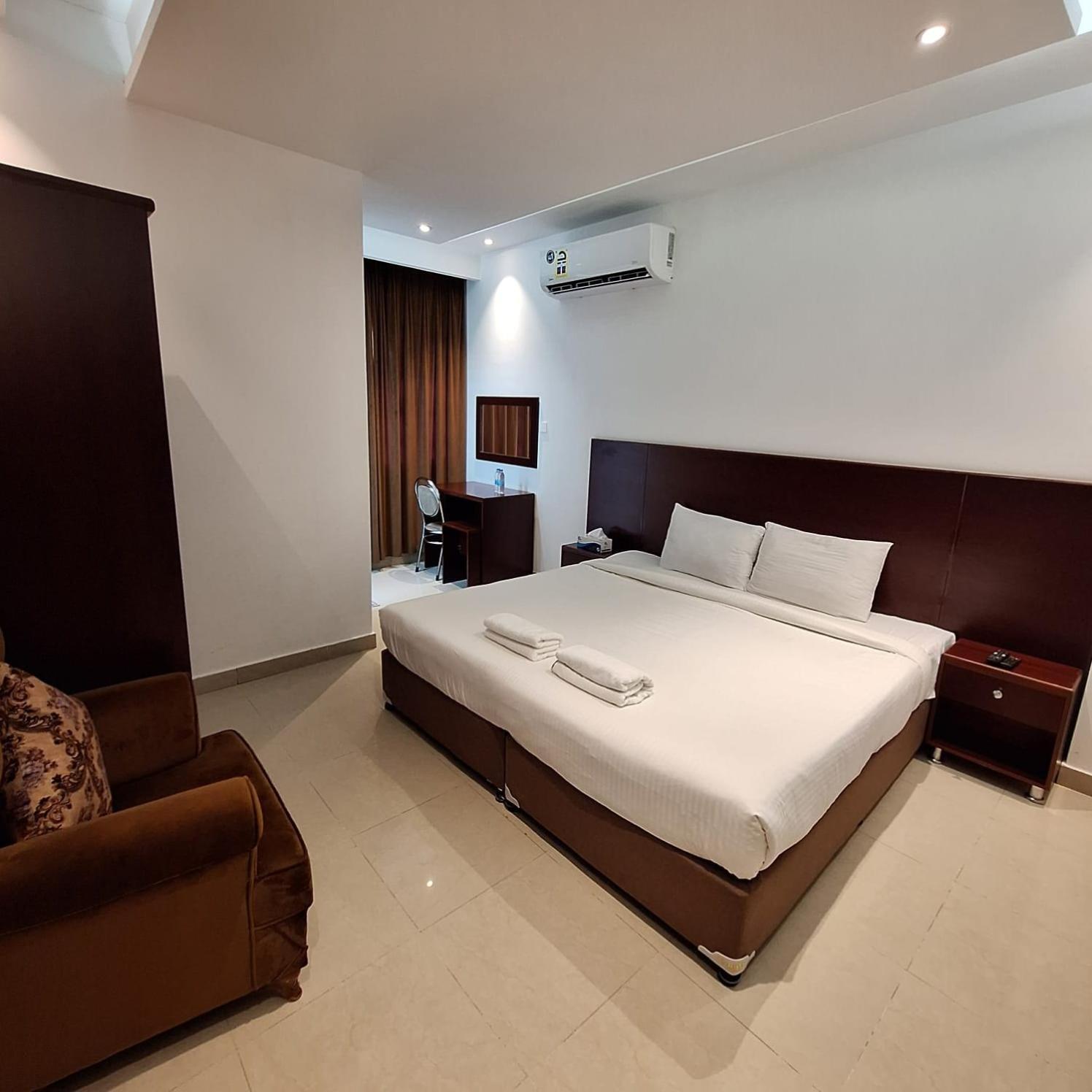 Aljawhara Inn Hotel Seeb Exterior photo
